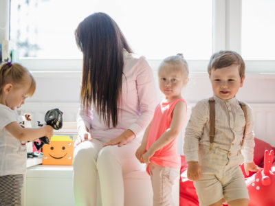 Ogłoszenie o Pracę: Niania dla Dziecka